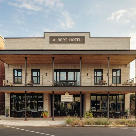 Albert Hotel