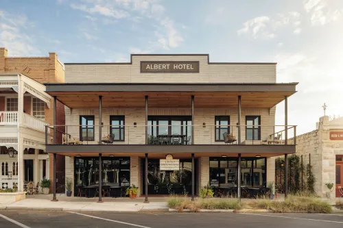 Albert Hotel