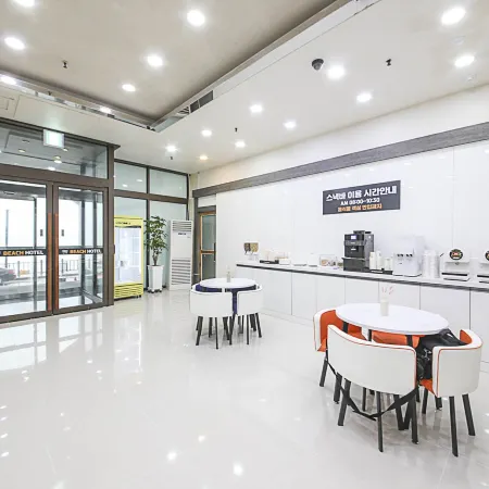 Buan Chaeseokgang Beach Hotel Отели рядом с достопримечательностью «Аквапарк Byeonsan Aqua World»