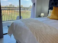 Amazing 1BR With River View in Waterfall-midrand Hotels in Midrand