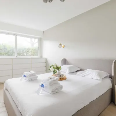 A haven of peace in Neuilly sur Seine Hotels near Île de la Jatte