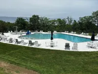 Spacious Camelback Views and Private Hot Tub - Pools