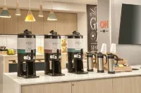 TownePlace Suites by Marriott Woodstock - breakfast