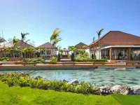 Cap Cana | Cozy 2BR: Pools, Beaches, Marina & Golf 蓬塔卡納附近的飯店