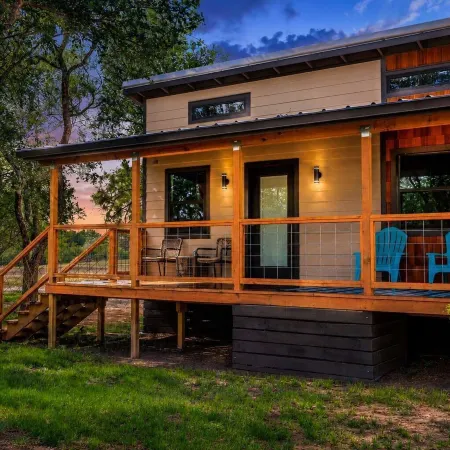 Winecup Waterfront Cottage