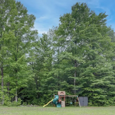 Pet Friendly Family Getaway on 15 Acres!