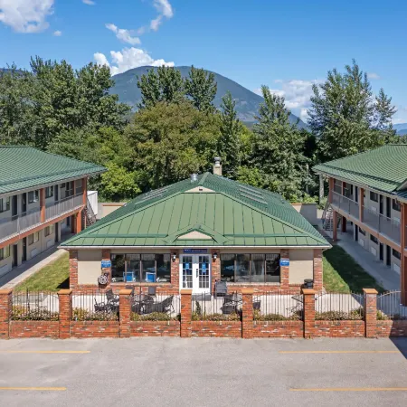 SureStay Plus Hotel by Best Western Salmon Arm