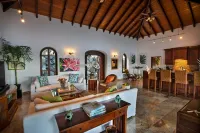Blackbeard's Hideaway at Steele Point - Виллы