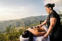 Lakay Monteverde: Heated Pool, Golf Cart Breakfast - spa