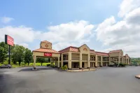 Red Roof Inn & Suites Clinton, TN - parking