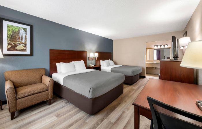 Quality Inn & Suites Lawrence - University Area