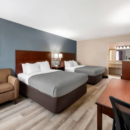 Quality Inn & Suites Lawrence - University Area