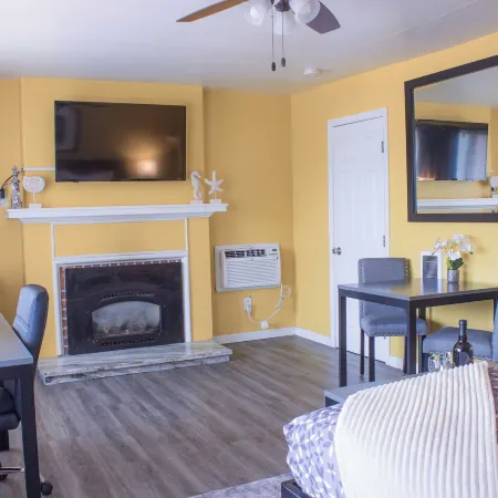 Carmel Wayfarer Inn