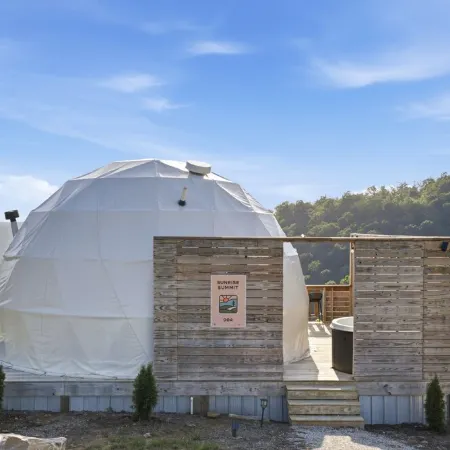 Hot Tub Dome with Epic Ridge Views- Sunrise Summit