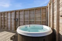 Hot Tub Dome with Epic Ridge Views- Sunrise Summit - Boutique