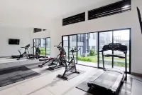 Condominio Novatriana - SJO Airport - Apartments