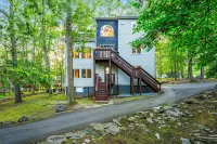 Forest Retreat Hot Tub-fire Pit-pool Table - Wifi