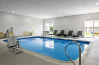Hampton Inn Terre Haute - Pools