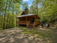 Private 2Br Cabin Fireplace, Deck + Firepit - 2-Star