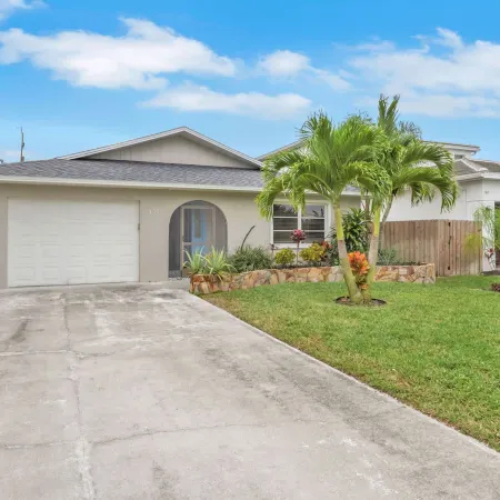 Naples Pool Home Paradise Minutes From the Beach