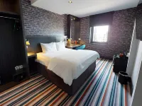 Village Hotel Glasgow - 4-Star