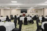 Le Parc Gatineau, Tapestry Collection by Hilton - breakfast