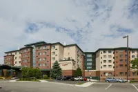 Courtyard Boston Waltham - Parkplatz