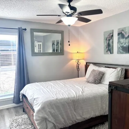 Gated Irving 2Br Work Suite - DFW 10Min · Pool+W/D - I20