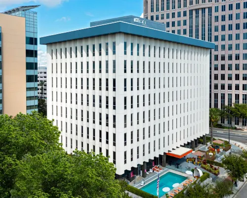 Aloft Orlando Downtown Hotels near Tupperware Tower