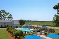 Spark by Hilton Chincoteague Island - Pools