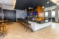 The Summit Hotel - Quầy Bar