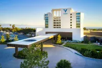 VEA Newport Beach, a Marriott Resort & Spa - bar