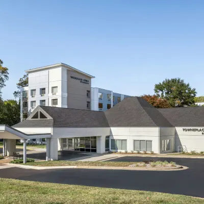 TownePlace Suites by Marriott Charlotte LoSo Airport シャンティリー・ショッピングセンター周辺のホテル