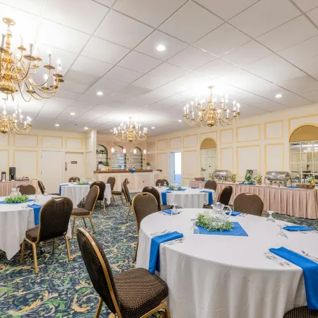 Senator Inn & Spa