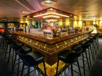 Ss Rotterdam by WestCord Отели рядом с достопримечательностью «Шарлос»