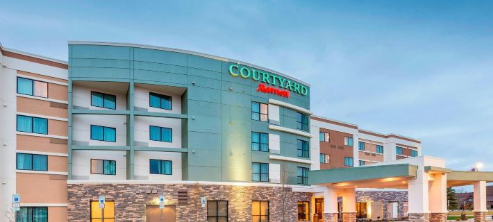 Courtyard Bismarck North Hotels in Bismarck