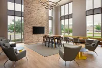 SpringHill Suites Green Bay - parking