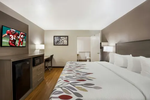 Red Roof Inn & Suites Thomasville - Parkplatz