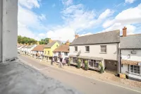 House in Historic Village - Sleeps 6 - Wifi