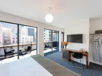 The State Hotel Hotels near Gum Wall