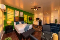 30-A Inn & Suites - parking