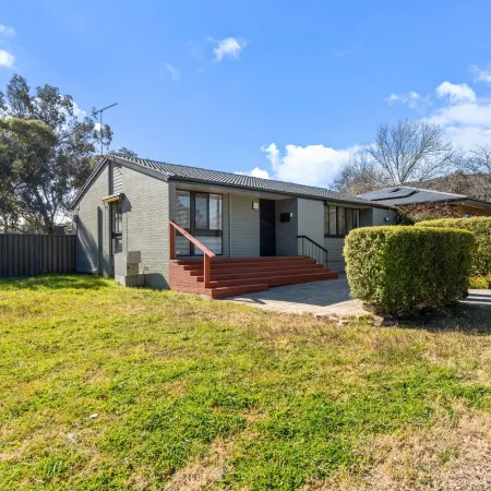 Family-friendly 3-bed House in Kambah