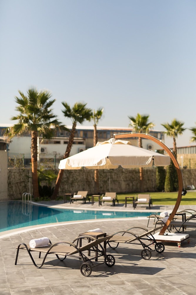 DoubleTree by Hilton Izmir Airport