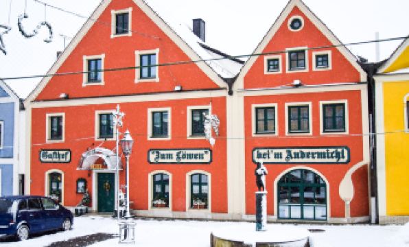 Hotel Gasthof Zum Löwen - Housity