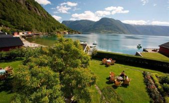 Walaker Hotel - Housity