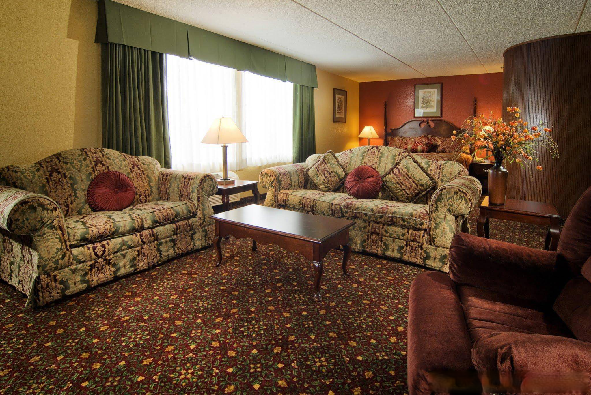 Best Western Luxbury Inn Fort Wayne