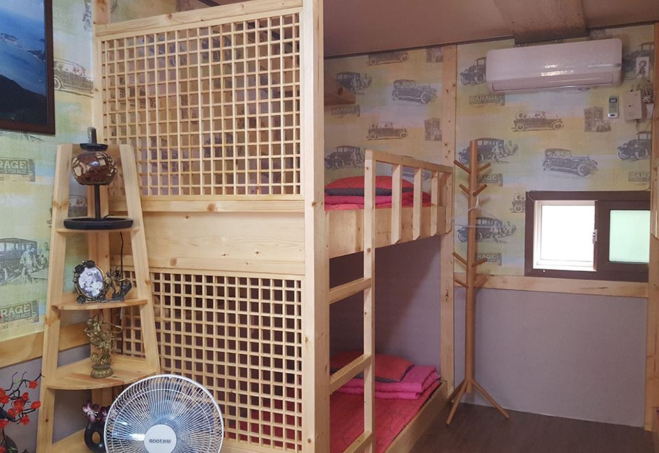 군산 산들 게스트하우스의 전통적인 외관 이미지