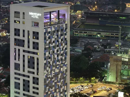 Mercure Jakarta Simatupang Отели рядом с достопримечательностью «2 AXA Tower»