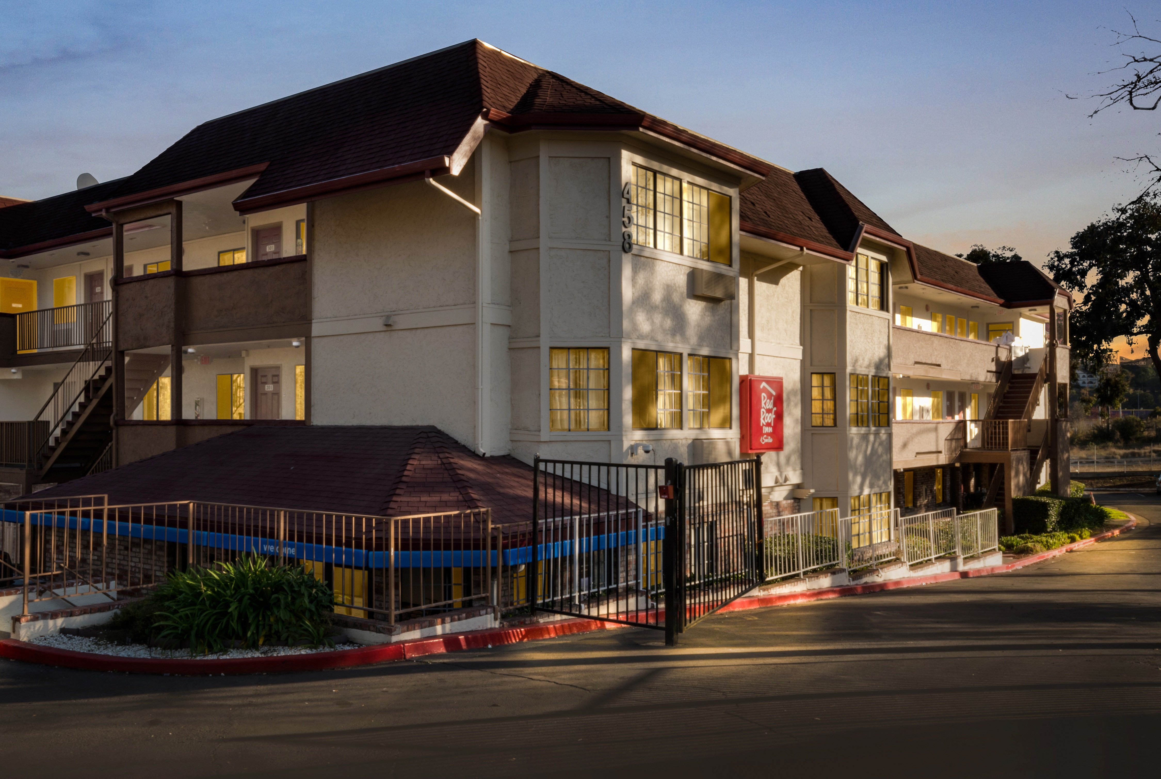 Red Roof Inn & Suites Vallejo