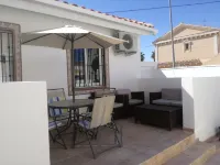 2 Bedroom Newly Renovated Bungalow Close to Bars & Restaurants Hotels near Mezquita Torre-Pacheco
